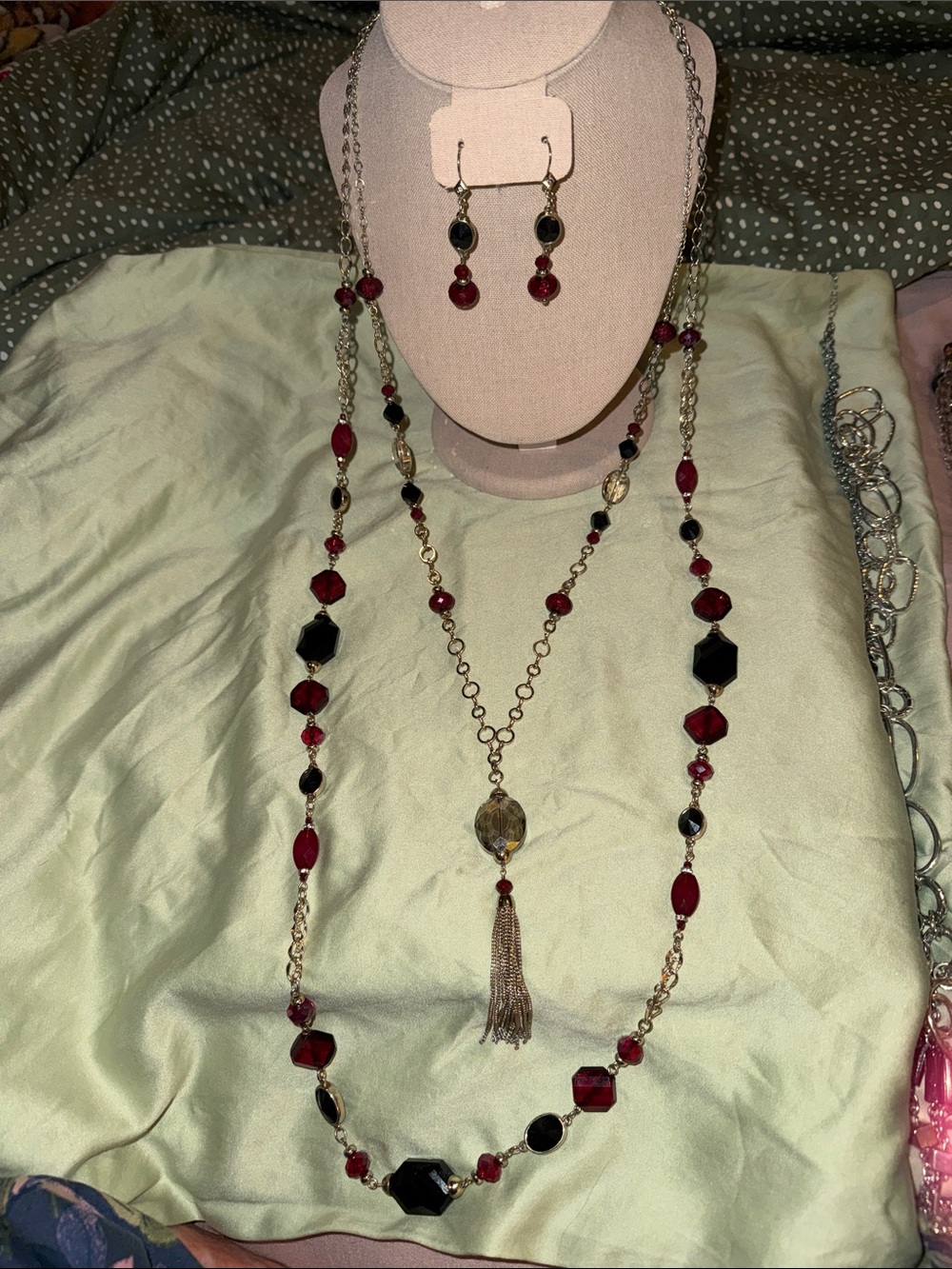 Source Unknown Gold-Tone Layered Necklace and Earrings with Red and Black Beads